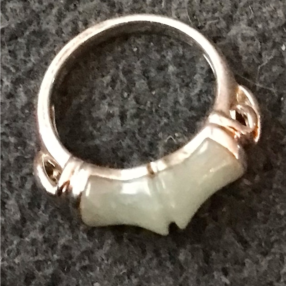 Elegant Gold and Jade green Women's Ring